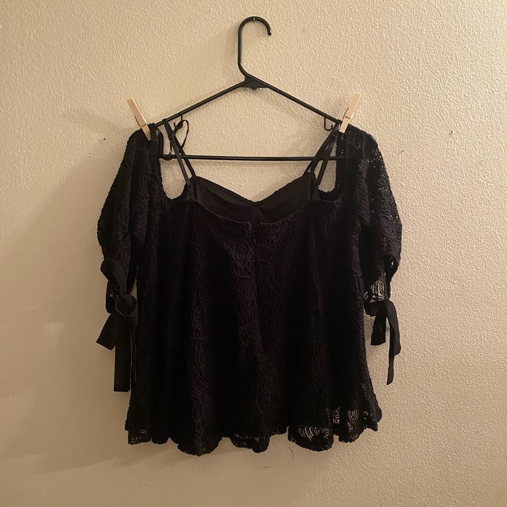 Top - Picture 3 of 9